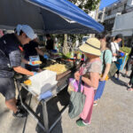 ⑦縁日やお祭りへ行くと、屋台の「焼きそ」ばって、つい食べたくなりますよね