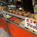 ⑩「たこ焼」が700円の時代に。物価高の影響が縁日にも