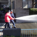 ⑨ホースの先ほ緩めることで、広がりがある放水ができる