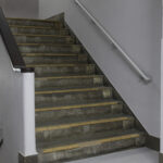 ⑤階段には歴史を感じる