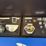 ⑦レンズの現物なども展示されている