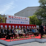 ③ご来賓。議員さんたちもあちこちの会場を掛け持ちだから大変だね