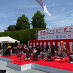 ㉑さてイベント広場。式典でのオープニング演奏も担当した「志村一中吹奏楽部」のみなさん